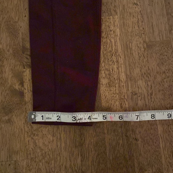 Athleta great stretchy yoga pants with great front and back pockets! - Picture 8 of 14